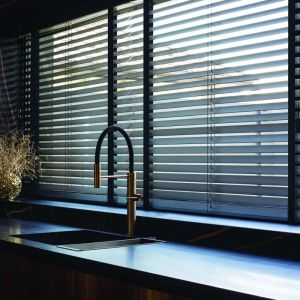 Store v&eacute;nitien Bambou 50mm avec Galon - Noir - L100 x H250cm