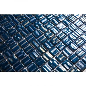 Mosaïque de verre sur maille pour salle de bain ou cuisine 32.5cm x 51.5cm - Veneto Ocean Blue