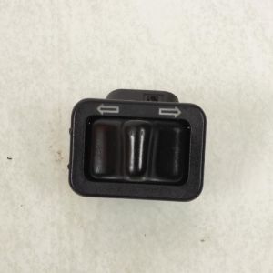 [PRODUIT D'OCCASION] Bouton de couvre guidon origine pour Scooter Piaggio 100 Free