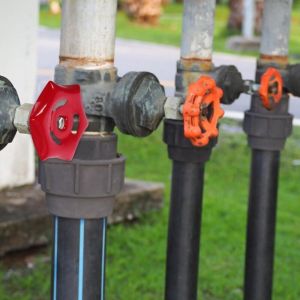 Vanne &agrave; main rouge en fer - Poign&eacute;e de valve - Robinet &agrave; boisseau sph&eacute;rique - Valve d'arr&ecirc;t - Robinet de tuyau d'eau - Poign&eacute;e sup&eacute;rieure de 6 x 6 mm