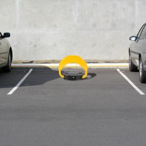 Randaco Barri&egrave;re de parking Poteau de barrage Barri&egrave;re &eacute;lectrique rabattable avec t&eacute;l&eacute;commande