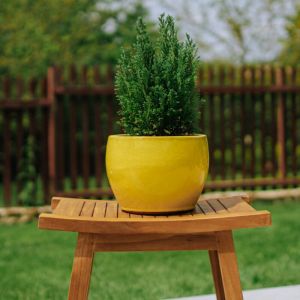 Pot grande taille d'ext&eacute;rieur romulus 21x15cm jaune, fait main en terre cuite &eacute;maill&eacute;e, r&eacute;sistant au gel