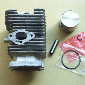 Kit cylindre-piston pour tron&ccedil;onneuse Tanaka TCS33EB / Hitachi CS33EB - Al&eacute;sage 37 mm Comprend piston, segments, axe, circlip, bloc-cylindres et