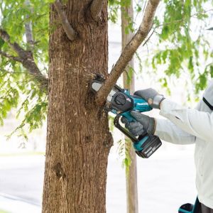 Tronçonneuse de branches Makita DUC101Z 18 V 10 cm rail de guidage (sans batterie et chargeur)