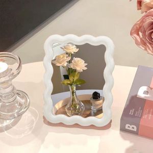 Miroir de table/de maquillage pliable et portable en forme de vague, id&eacute;al pour les voyages et &agrave; poser ou &agrave; suspendre. D&eacute;coration int&eacute;rieure.