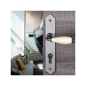 Ouvre&Deco &ndash; Poign&eacute;es de porte RUSTICA &ndash; Lot de 2 &ndash; Fer forg&eacute; patin&eacute; &ndash; Entraxe 195 mm &ndash; Compatible serrures &agrave; relevage &ndash; B&eacute;quille porcelaine beige