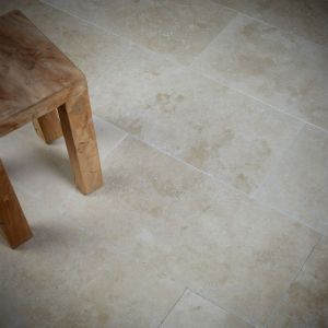 Ro'ma Nature - Carrelage Travertin 1er choix bross&eacute; - 61x30,5x1,2 cm - Beige Light (vendu par dalle de 0,186 m&sup2;)