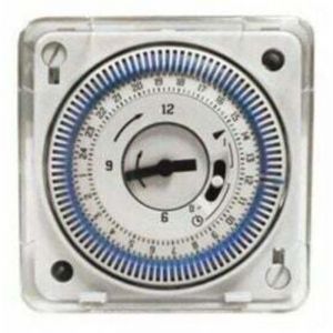 Horloge programmable encastrable pour &eacute;quipements de piscine