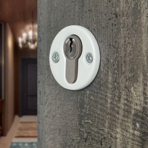 Ouvre&D&eacute;co - 2 rosaces de poign&eacute;e de porte rondes JANELLE trou de cylindre, Porcelaine blanc