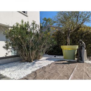 Toile de paillage tiss&eacute;e Longueur 25m Largeur 3,3m Couleur Marron 130g m2 Grande Largeur 3 m&egrave;tres Similaire Geotextile ZENLYS