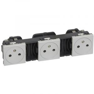 Triple prise de courant 2P+T Surface pré-câblées Mosaic 3x2 modules alu LEGRAND 079346