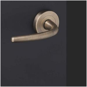 Ensemble de Poign&eacute;es sur Rosaces en Laiton - DCG - Mod&egrave;le Obione - Bronze Vieilli