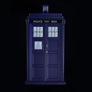 Doctor Who The Ninth & Tenth Doctor's TARDIS Seasons 1-5 1:21 Scale Polyresin Model (12.9cm)