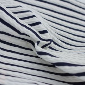 Maille jacquard maillot de bain tresses 3D ray&eacute; marine et blanc - Origine France - Mondial Tissus