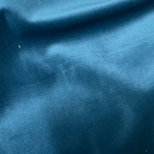 Tissu velours toucher peau de p&ecirc;che uni bleu for&ecirc;t - Mondial Tissus