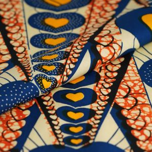 Tissu wax c&oelig;urs bleus - Mondial Tissus