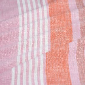 Tissu tiss&eacute; teint Holidays rose - Mondial Tissus