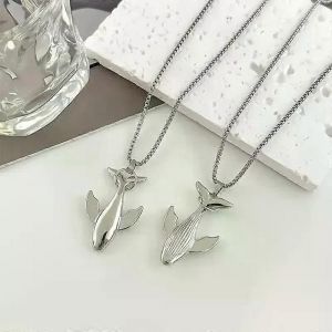 Femmes Mode D'été Baleine Goutte Collier Pendentif Titane Acier Rétro Dessin Animé Big Fish Encolure Collier Chaîne Accessoires - Neuf
