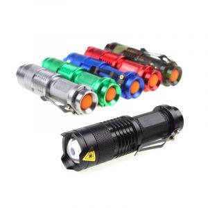 Zoom Mini Sk68 Lampe Torche Portable Lampe De Camping Lampe À Pince (Rouge) - Neuf