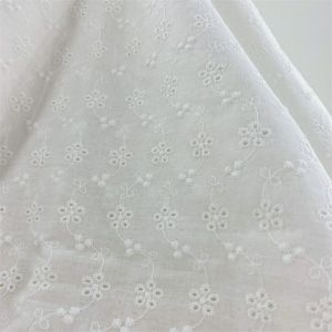 Tissu Brodé En Dentelle Coton,Soluble Dans L'eau,Petite Fleur Creuse Pour Coudre Des Robes Et Des Vêtements,Bricolage,Artisanat Fait À La Main Par Demi-Mètre - Type Plum Blossom-45cm X 130cm #A - Neuf