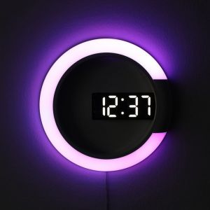 Horloge murale num&eacute;rique avec t&eacute;l&eacute;commande, ambiance multicolore lumineuse - Neuf