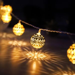 Kal-Guirlande Lumineuse Globe Led, Lampes Marocaines Avec Prise, 20 Boules En Métal Doré Avec Motif, Pour Mariage, Vacances, Noël, Intérieur, Extérieur, Multifonctions Avec Minuterie, 3 Mètres, Exten - Neuf