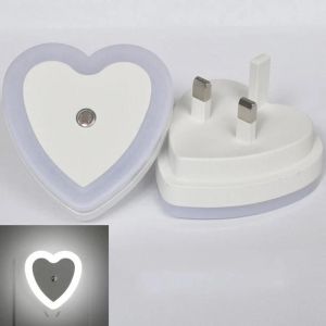 1 Pcs Capteur De Contr&ocirc;le De La Lumi&egrave;re Lumi&egrave;re Led Veilleuse Amour-Coeur En Forme De Couloir Armoire Placard Escaliers Blanc,Prise Britannique - Neuf