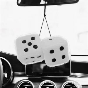 KAL-Cube De Dés De Peluche Suspendu, Dés En Peluche Avec Pois À Suspendre Au Rétroviseur Effet Rétro, Cube En Peluche Voiture Fuzzy Dice Pour Voiture Intérieur, Surface De Réfrigérateur(Blanc) - Neuf