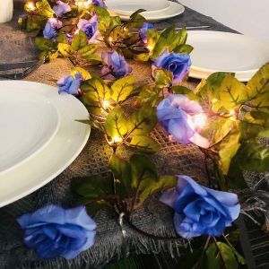 JGD-Guirlande lumineuse 2,3 m 20 LED &agrave; 17 t&ecirc;tes de roses artificielles - Guirlande de feuilles vertes - Guirlande lumineuse &agrave; suspendre pour f&ecirc;te de mariage ou d&eacute;coration murale (bleu) - Neuf