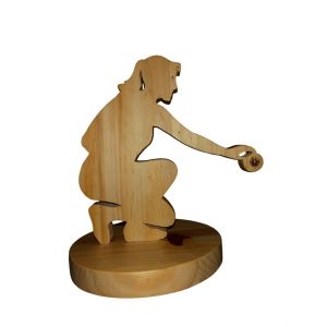 Sculpture P&eacute;tanque En Bois &laquo;P&eacute;tanqueuse En Action&raquo; - Figurine Troph&eacute;e Le Bouliste Joueuse De P&eacute;tanque Pour Les Amatrices De P&eacute;tanque - Neuf