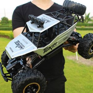 Voiture Télécommandée 4WD Tout-Terrain Double Moteurs Avec Phares et Pneus XXL Argent YONIS - Neuf