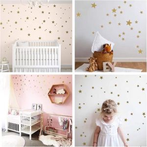 [82 pièces] Stickers muraux ÉTOILES dorées I Autocollant étoiles dorées I Déco chambre enfant bébé pour mur et meuble à coller crèche (Disponible en 3 couleurs: noir/argenté/doré) - Neuf