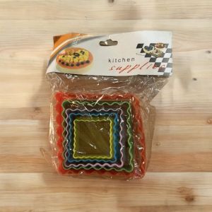 Emporte-Pi&egrave;ce Plastique Carr&eacute; Dentel&eacute; X 5 Pcs - Neuf