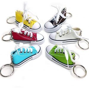 Kal-Lot De 12 Porte-Clés Baskets Avec Lacets - Réaliste - Multicolore - Avec Anneau De Porte-Clés - Neuf