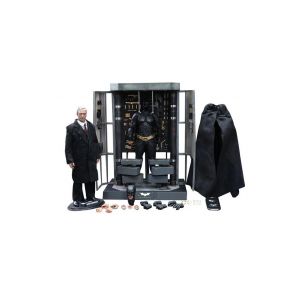 Figurine Hot Toys Mms235 - Dc Comics - The Dark Knight - Batman Armory With Alfred Pennyworth - Neuf