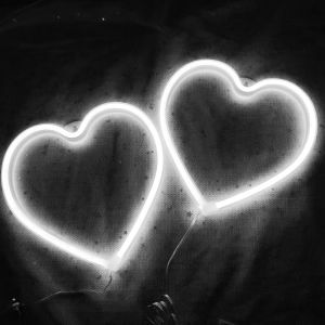 Lot De 2 Lampes N&eacute;on Led En Forme De Coeur Pour D&eacute;coration Murale, Alimentation Usb Ou Piles, Lampe Murale Pour Chambre &Agrave; Coucher, Salon, Chambre D'enfant, F&ecirc;te De Mariage, No&euml;l (Blanc) - Neuf