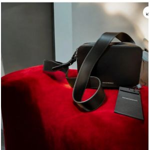 Sac &agrave; main &agrave; bandouli&egrave;re noir pour femmes｜ Emporio Armani ｜Y3B092｜ - Neuf