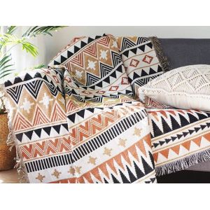 Plaid Azt&egrave;que 130 X 160 Cm Avec Pompons Pour Canap&eacute;, Lit Ou D&eacute;coration Murale &iquest; Multicolore - Neuf