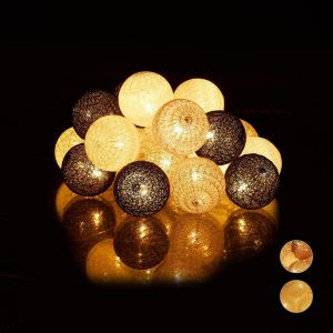 Kal-10024371_879 Guirlande Lumineuse Led, 20 Boules De Coton, Fonction À Piles, Lumières D¿Ambiance, Sphères Ø6 Cm, Blanc Gris Noir, Polystyrène, 160 Cm - Neuf