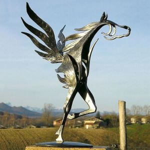 Statue de cheval en métal Sculpture Art Maison moderne Ornements de bureau Figure Craft(A) - Neuf