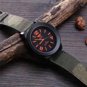 Montres A Quartz Analogiques Tendance Avec Cadran En Verre Et Bracelet Camouflage (Orange) - Neuf