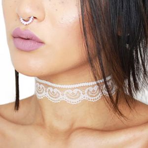 Kal-Collier Ras Cou Dentelle Collier Ras Cou Dentelle Gothique Collier Dentelle Noire Collier Ras Cou Dentelle Ondulée Collier Floral Creux Collier Chaîne Bijoux Femmes Et Filles(Blanc) - Neuf