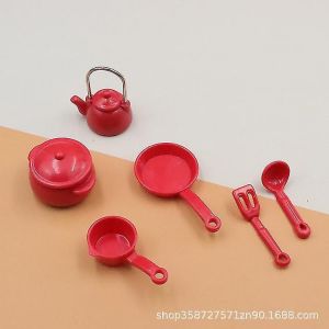 Batterie de cuisine miniature pour maison de poup&eacute;e &iquest; Casseroles, po&ecirc;les, bouilloire et ustensiles rouges &iquest; Cadeau id&eacute;al pour les enfants et la d&eacute;coration de la maison de poup&eacute;e - Neuf