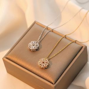 Lot De 2 Colliers Magnétiques Pliables En Forme De C?ur Avec Pendentif En Forme De Trèfle À Quatre Feuilles - Neuf
