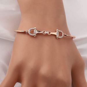 Kalanka-Bracelet Jonc &Agrave; Breloques En Forme De Mors De Cheval Plaqu&eacute; Oxyde De Zirconium Avec Fermoir Facile &Agrave; Crochet - Cadeau Pour Amoureux Des Chevaux, Fille, Femme, Adolescente - Neuf