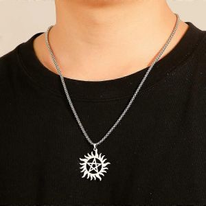 Cazador Soleil Roue Pentagramme Charme Collier Pour Femmes Hommes Surnaturel Dean Amulette Pull Chaîne En Acier Inoxydable Colliers Couple - Neuf