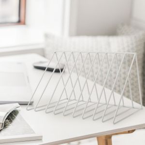 Porte-revues/livres/fichiers triangulaire a 9 emplacements en fer, organiseur de bureau, etagere de rangement (blanc) - Neuf