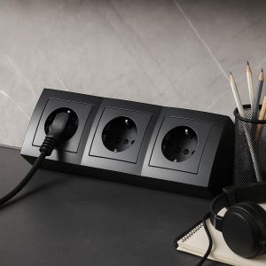 3-Fach Structure Bloc Multiprises Prise de Courant d'angle - avec C&acirc;ble de R&eacute;seau - 230V 16A 3600W - T1 Anthracite - Neuf