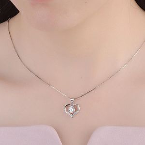 Coeur Cristal Pendentif Couleur Argent Pour Cha&icirc;ne Collier Femmes Dames Bijoux Nouveau - Neuf