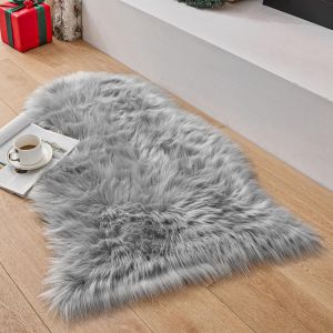 ERYI-Tapis Faux En Peau De Mouton,Imitation Toison Moquette Fluffy Soft Longhair Décoratif Coussin De Chaise Canapé Natte (Gris-1, 75_X_120_Cm) - Neuf